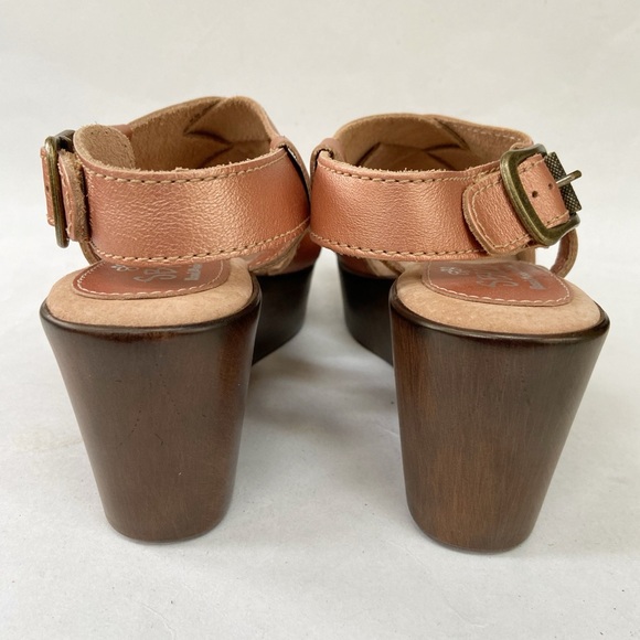 SBICCA Daytons Platform Leather Sandals in Metallic Coral Size 9M New - Picture 8 of 10